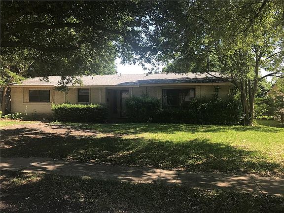 2nd image of 717 Westover Dr