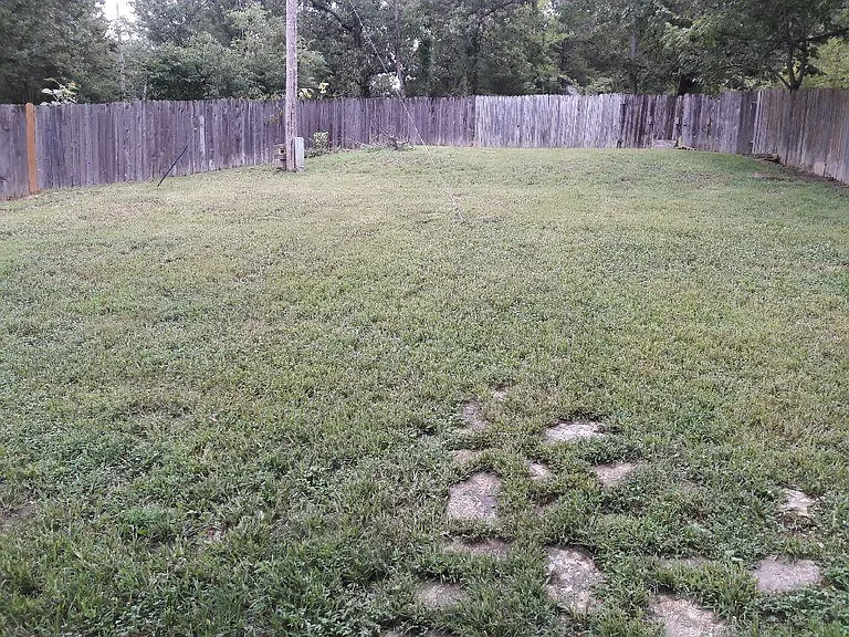 324 Montgomery Dr — Photo 8