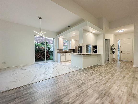 5th image of 7046 FISH CREEK Lane