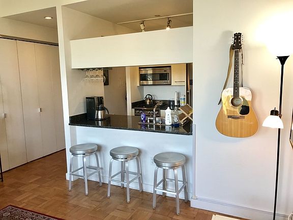 3rd image of 20 Exchange Pl APT 4101
