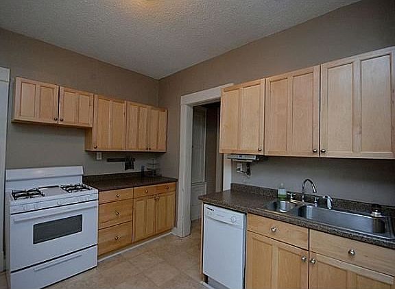 2nd image of 3700 Minnehaha Ave