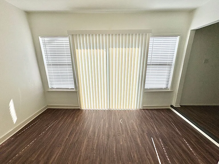 658 Stonehenge Dr — Photo 8