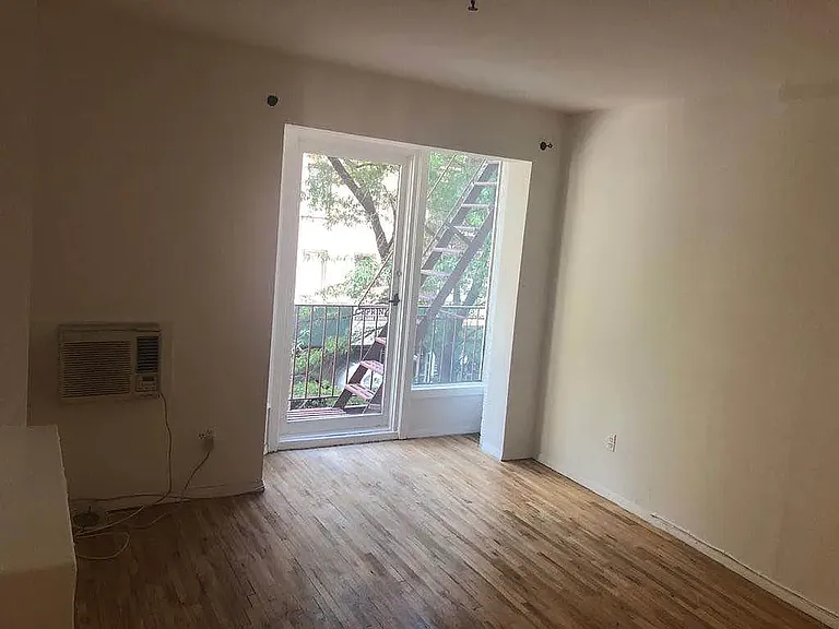 344 E 49th St #3A — Photo 2