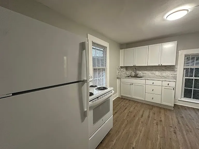 55 Central St — Photo 6