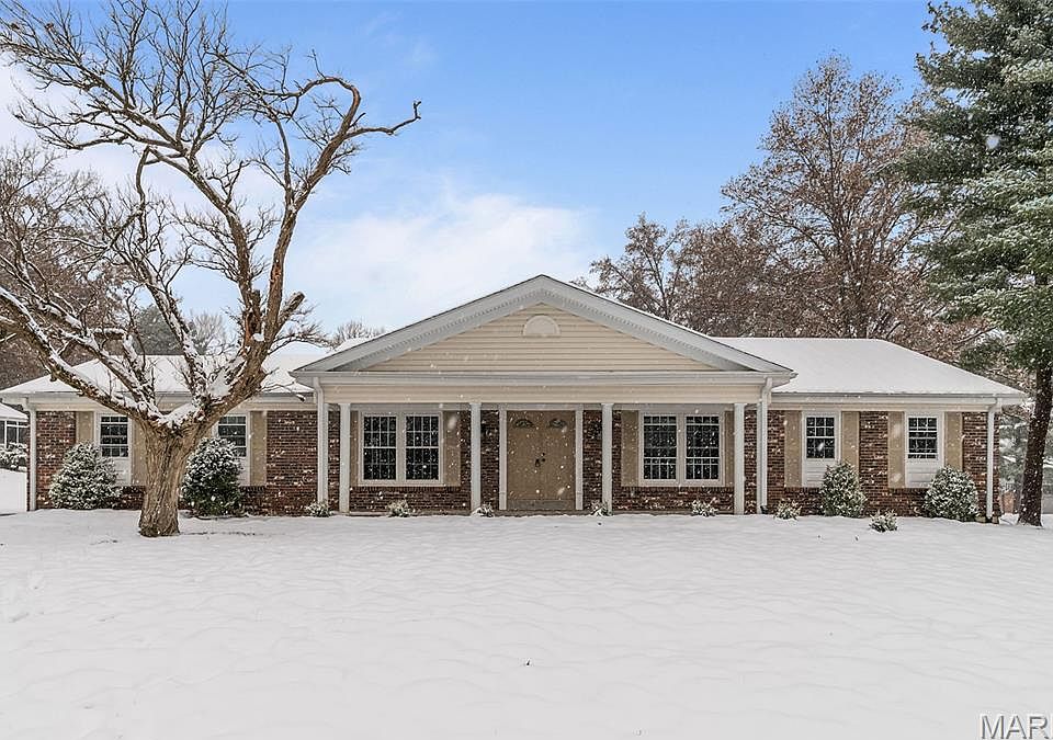 1st image of 129 Royal Manor Ct
