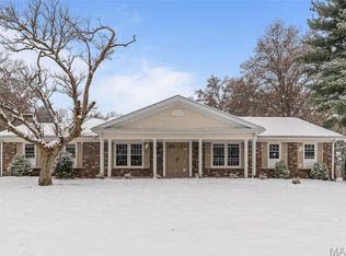 129 Royal Manor Ct, Saint Louis, MO 63141