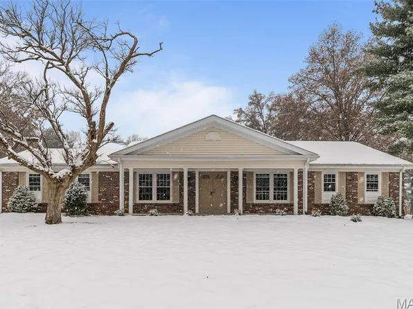 129 Royal Manor Ct, Saint Louis, MO 63141