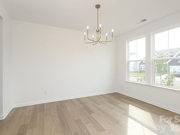 4th image of 1190 Sugar Creek Rd