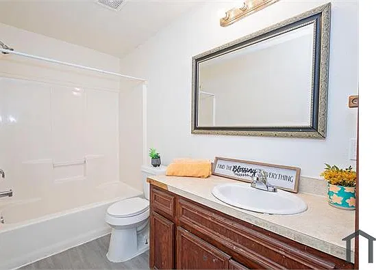 3 bed, 750 sqft, $1,000 — Photo 3