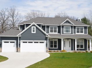 2108 N Harvest Cir, Midland, MI 48642