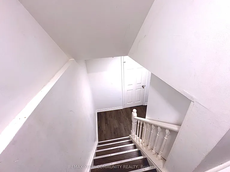 1564 Marshcourt Dr #LOWER — Photo 1