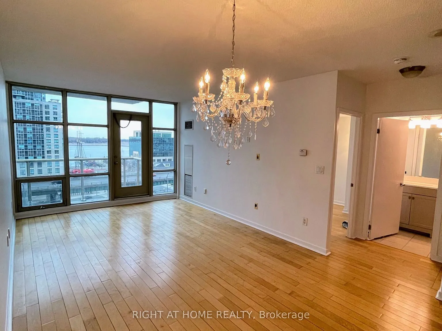 2 bed, $2,850 — Photo 4