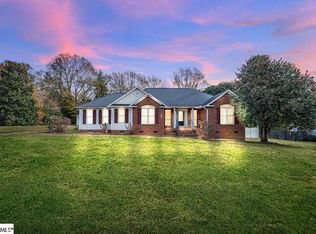 175 Sandy Dr, Boiling Springs, SC 29316
