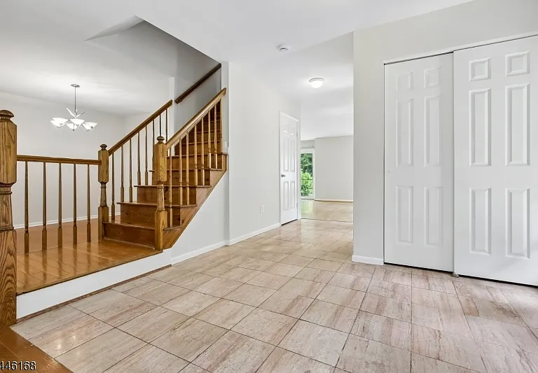 85 Laurelwood Ct — Photo 3