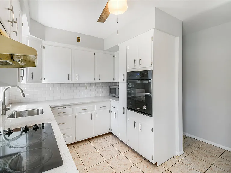 846 Hartsdale Rd — Photo 12