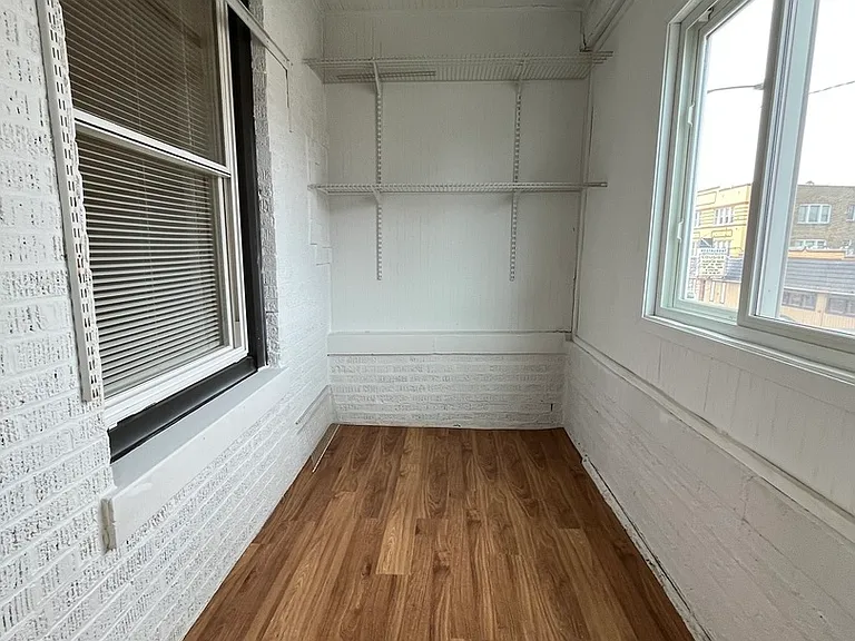 4411 W Montrose Ave #2 — Photo 8