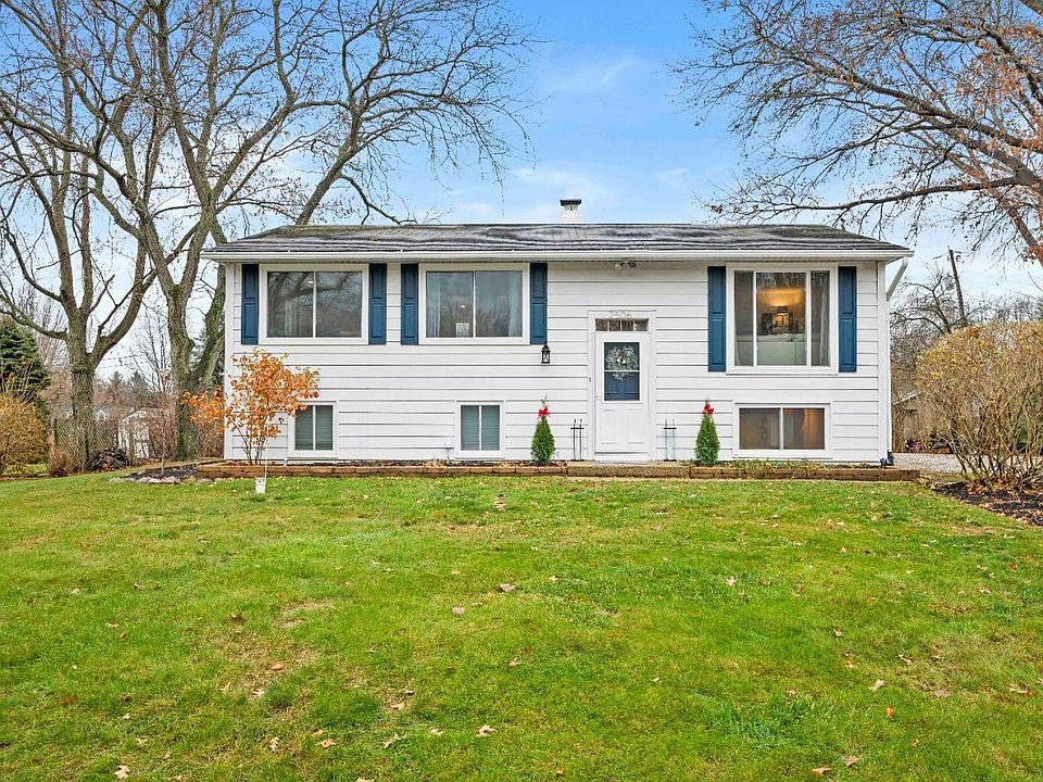 1st image of 2506 Oakwood Dr