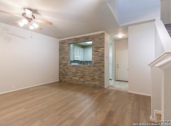 4th image of 2521 Grayson Way