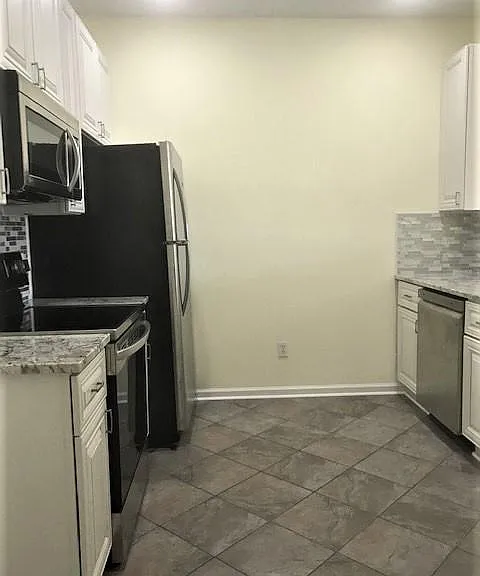 902 Southern Creek Dr — Photo 8