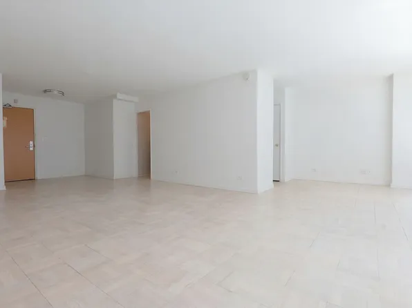 200 Central Park South image 4 of 13