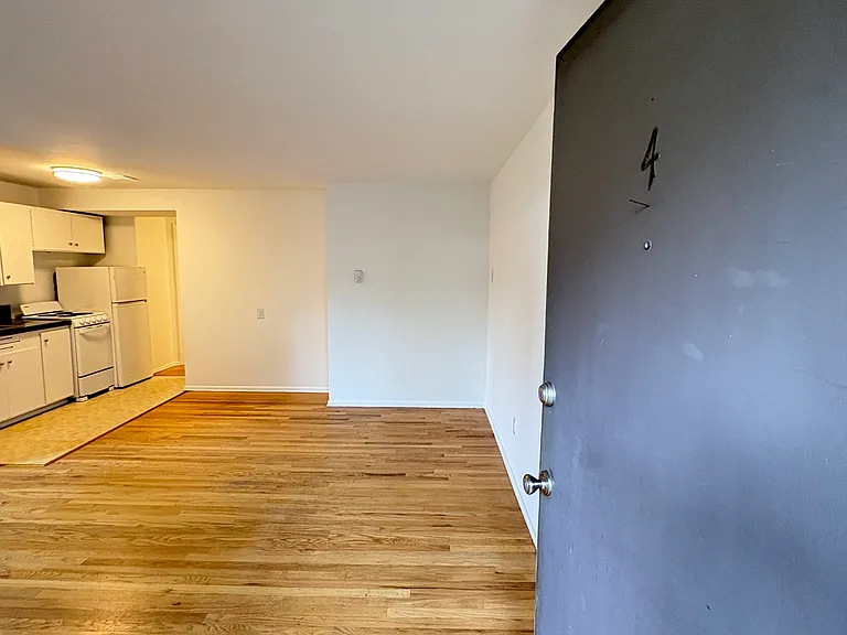 408 N 61st St #4 — Photo 1