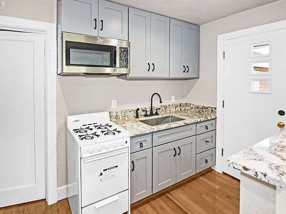 4th image of 608 4th St