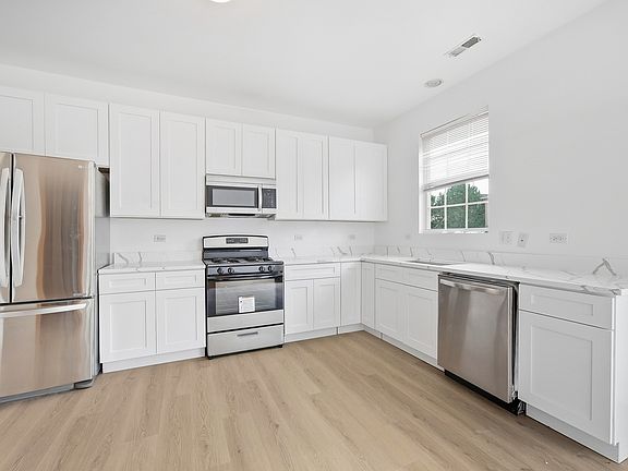4th image of 240 S Alder Creek Dr