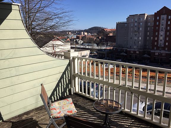 2nd image of 1517 Laurel Ave. #209