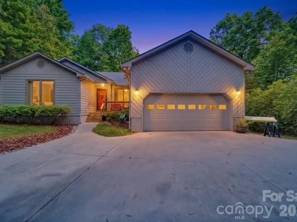 553 Soquili Dr, Brevard, NC 28712