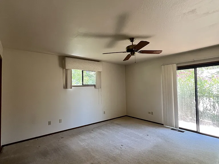 17909 Huckleberry Dr — Photo 11
