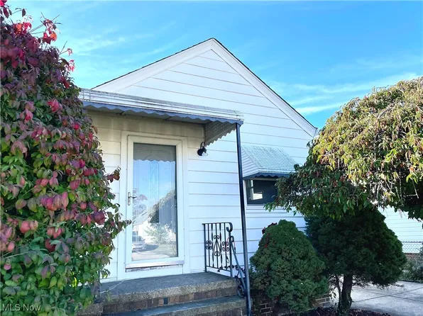 6215 Forest Ave, Parma, OH 44129