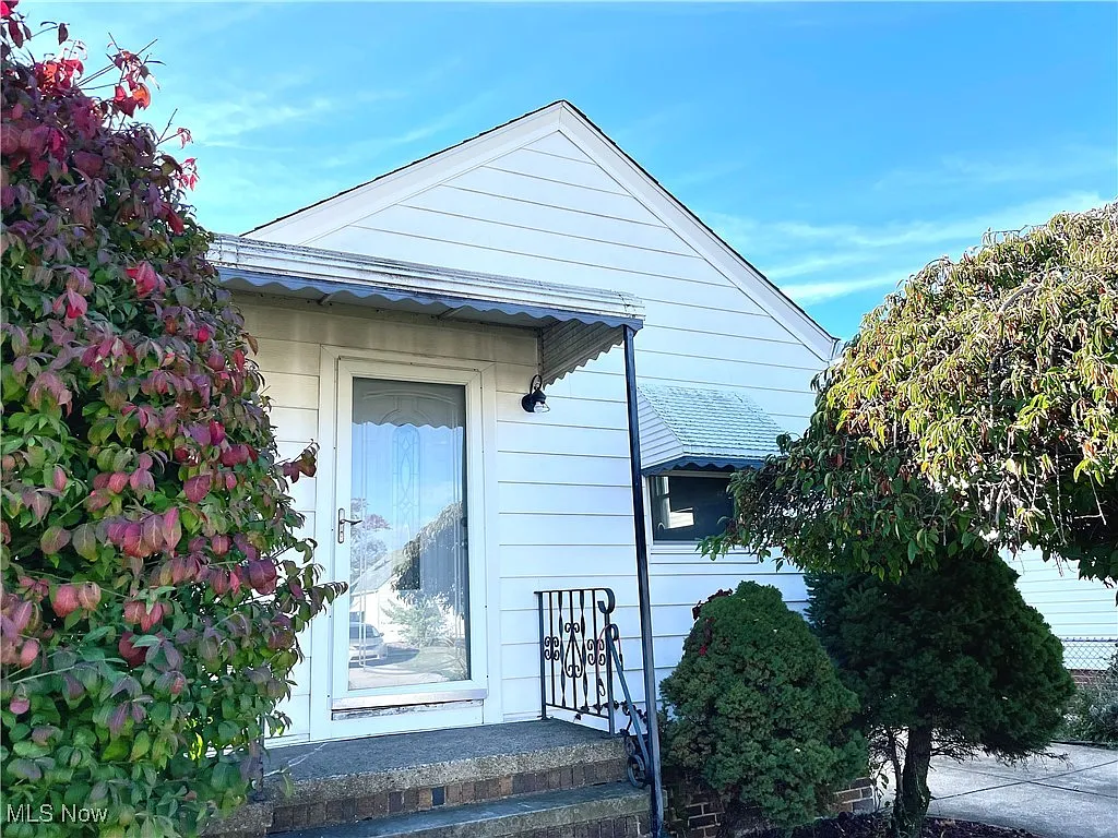 6215 Forest Ave photo 1