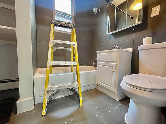 3rd image of 233 Liberty Ave #37E