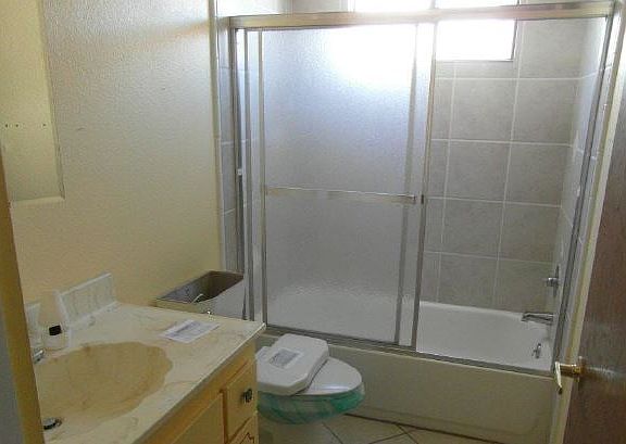 3rd image of 4060 Highlander Ave