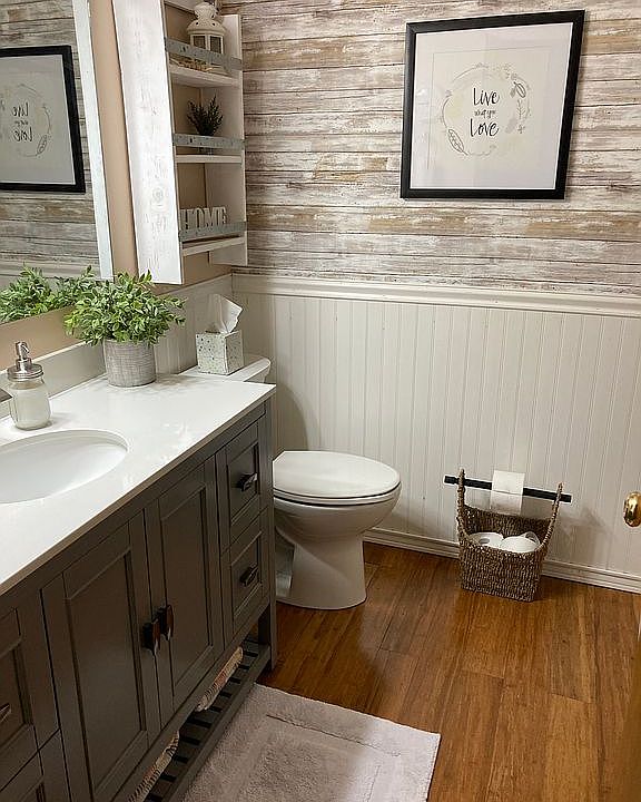 Upstairs bathroom