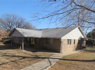 28 Country Creek Dr, McLoud, OK 74851