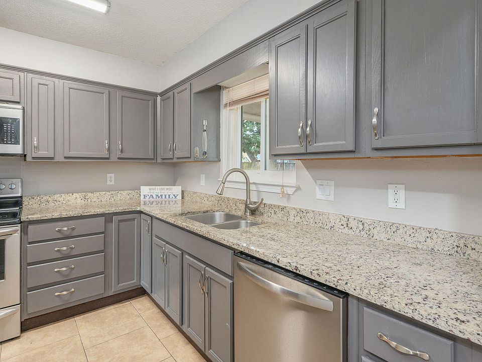 1st image of 710 Doyce Dr #C