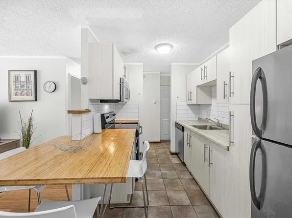 339 N 13th Ave SW #311, Calgary, AB T2R 0K3