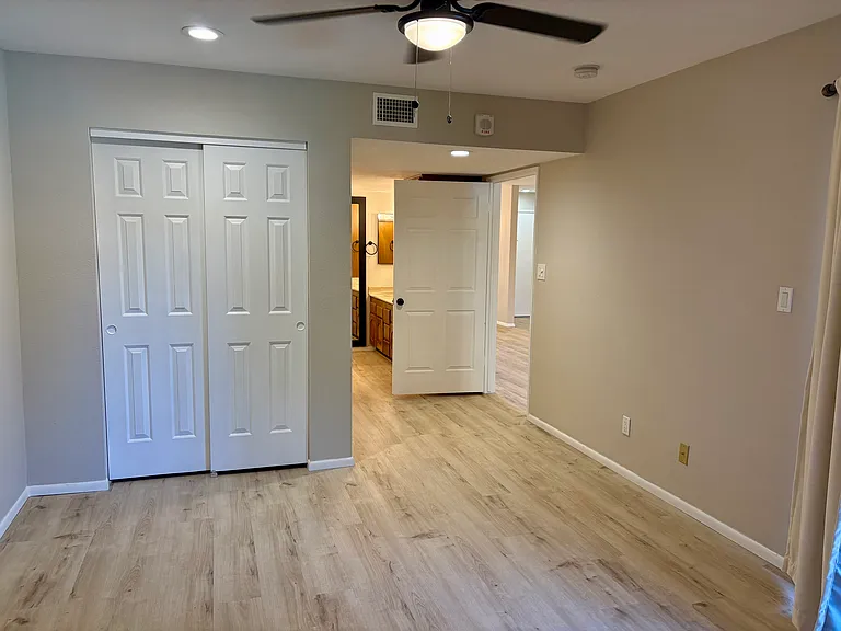 12222 N Paradise Village Pkwy S #213A — Photo 7