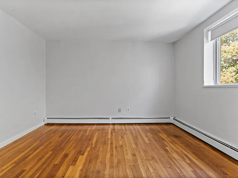 580 Cummins Hwy #15 — Photo 13