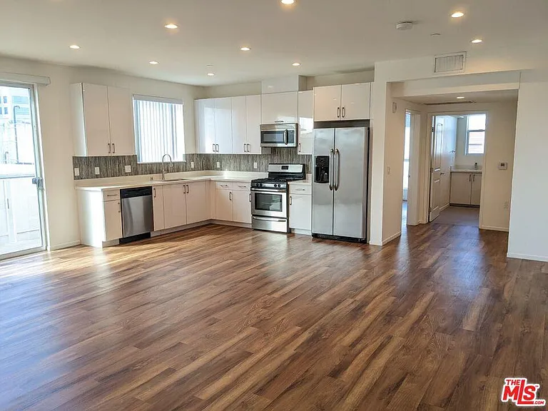 11260 Mississippi Ave #405 — Photo 8