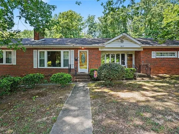 807 E Salisbury St, Asheboro, NC 27203