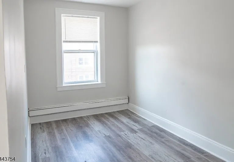 57 Glenridge Ave #3R — Photo 9