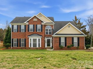 6017 Lowergate Dr, Waxhaw, NC 28173