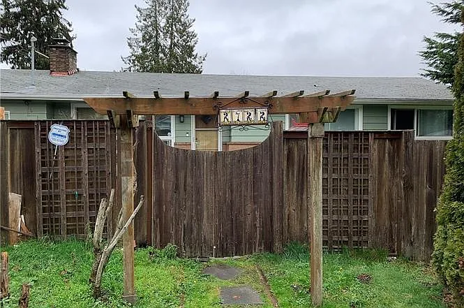 2722 S 125th Pl — Photo 3