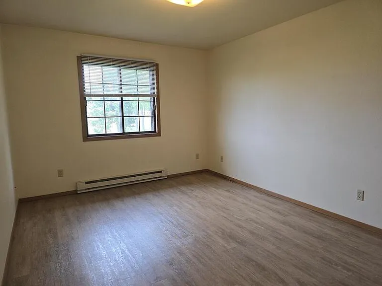 230 Robbins St #6 — Photo 8
