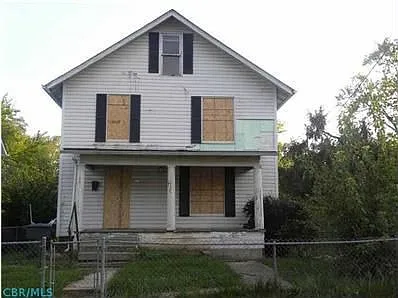 1935 Aberdeen Ave photo 1