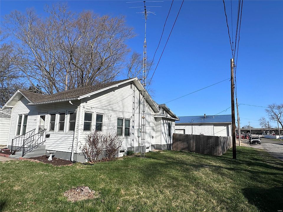 2nd image of 109 E Page St