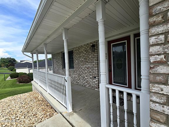 5th image of 645 Orchard Dr