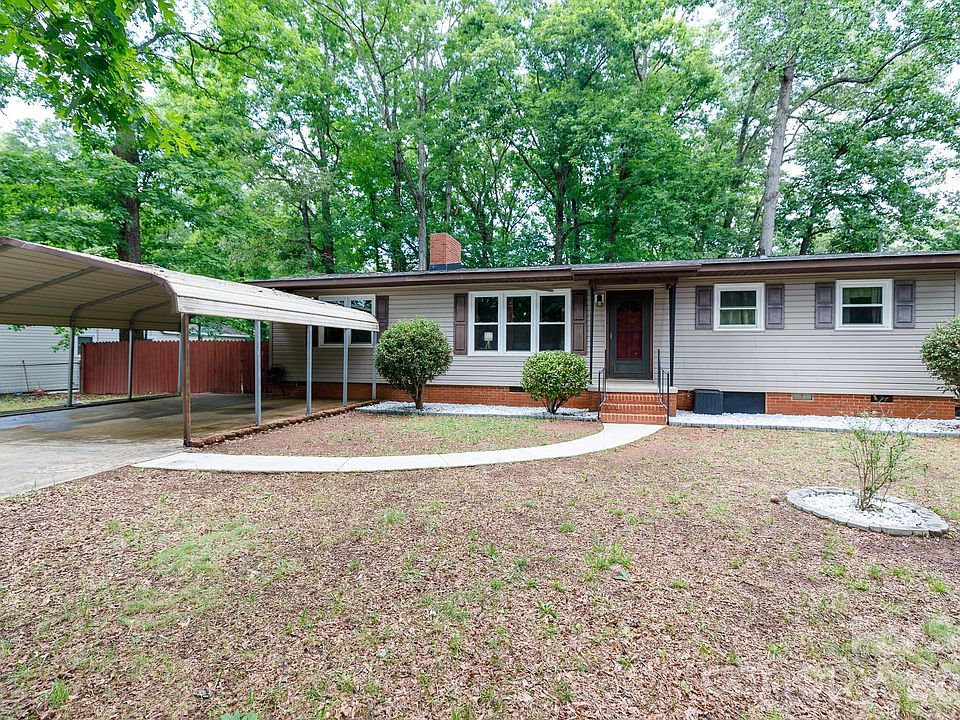 1st image of 202 Woodlawn Dr